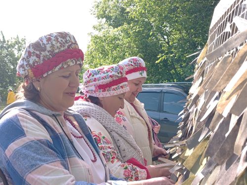 Жители Татарских Челнов передали гуманитарную помощь для бойцов СВО в пункт сбора села Мунайка
