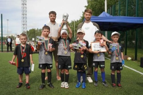 Футболисты Менделеевска привезли Кубок мира