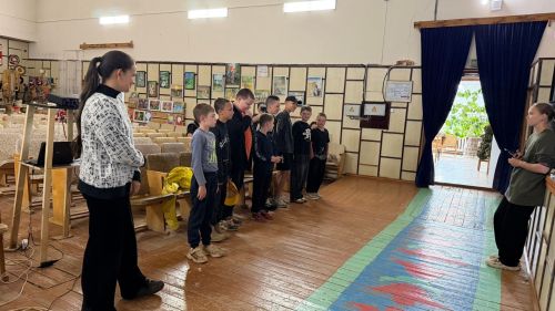 В деревне Тихоново прошёл рейд по безопасности детей на СИМ и мототехнике