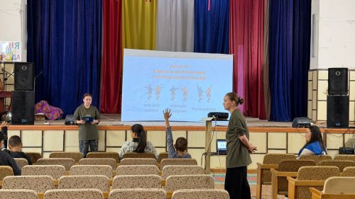 В деревне Тихоново прошёл рейд по безопасности детей на СИМ и мототехнике