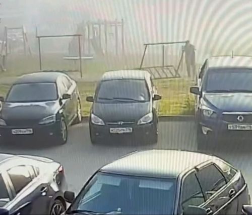 На улице Химиков в Менделеевске повреждена ковровыбивалка