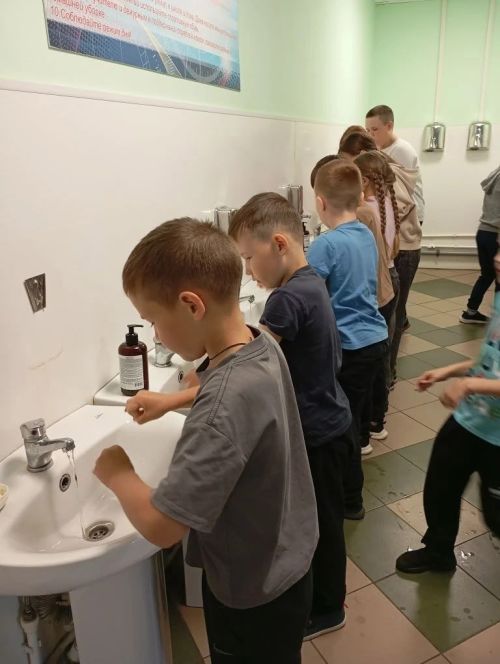 Сотрудники Менделеевской ЦРБ проверили качество питания в пришкольных лагерях