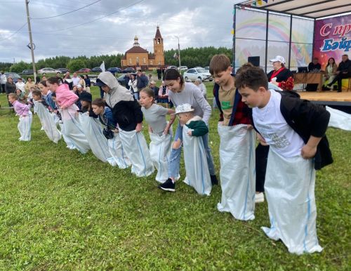 Жители Ижёвки весело и ярко отметили Сабантуй