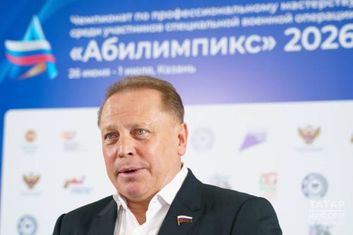 Айдар Метшин встретился с участниками чемпионата «Абилимпикс» в Казани