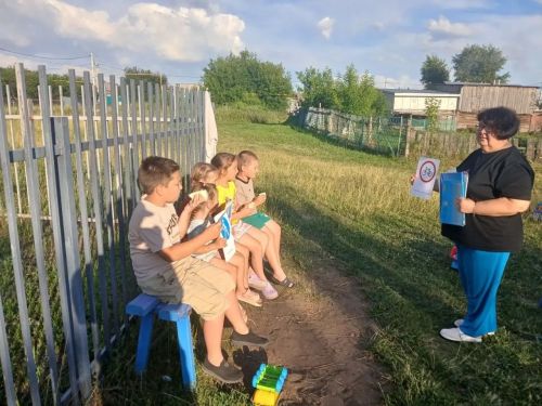 Юным тураевцам напомнили о безопасности на дорогах