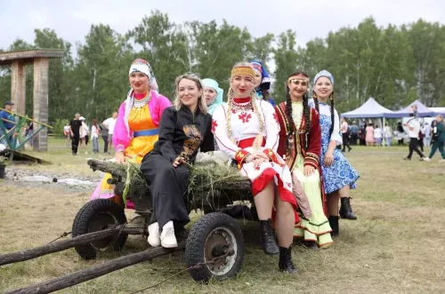 900 километр ара – бәйрәмгә комачау түгел: Менделеевск командасы Курган Сабантуенда