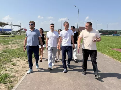 Менделеевскида «Геройлар узышында» профессиональ инструкторлар белән бадминтон уйнарга була