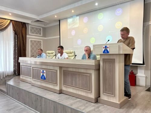Роберт Искәндәров СВО гаиләләренә ярдәм буенча атналык киңәшмәләрне үзе җитәкли