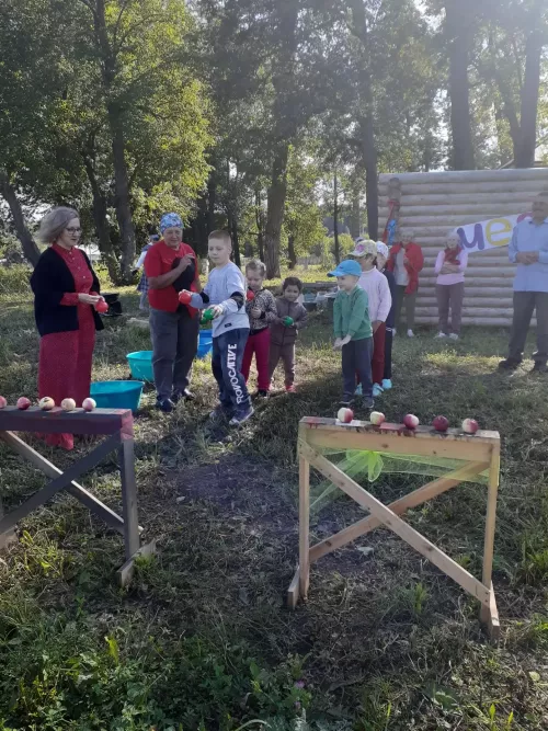 Традиции Яблочного Спаса и День села объединили жителей Нового Кокшана