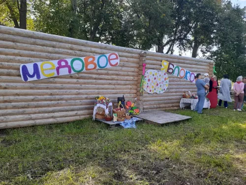 Традиции Яблочного Спаса и День села объединили жителей Нового Кокшана