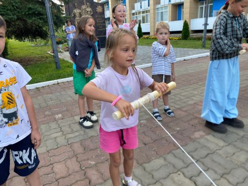 Самовар, мёд и народные песни: Яблочный Спас в Ижёвке собрал гостей санатория