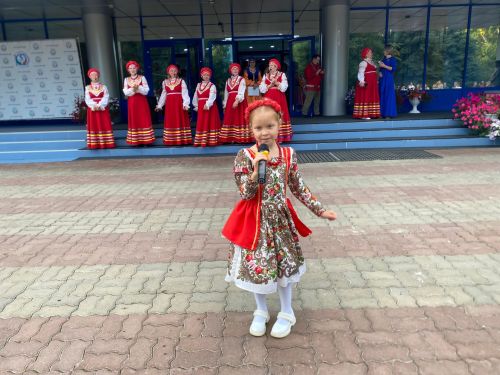 Самовар, мёд и народные песни: Яблочный Спас в Ижёвке собрал гостей санатория