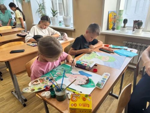 В Детской школе искусств Менделеевска прошёл фестиваль «Мой папа — Герой»