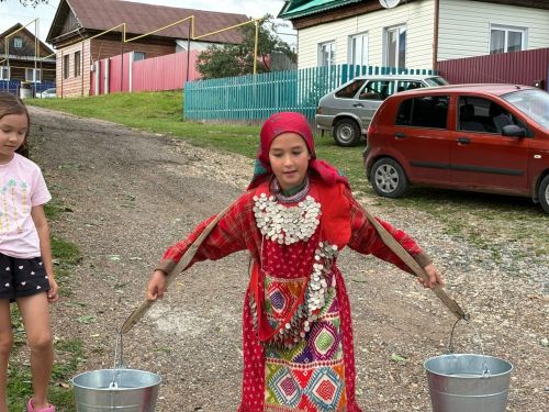 «Тамчы» чишмә янында: йөрәкләрне җылыткан танышу