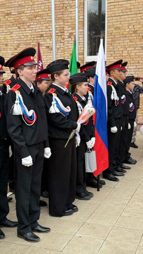 В школе №4 Менделеевска прозвенел первый звонок для 25 первоклассников