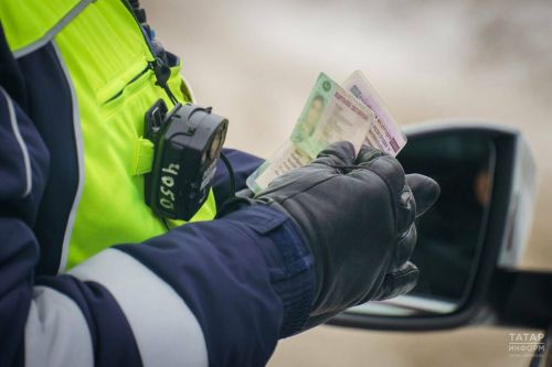 Электронные права и СТС в телефоне: водителям разрешат предъявлять документы через «Макс»