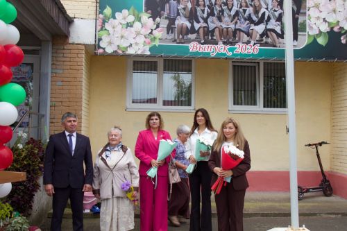 В школе №2 Менделеевска прозвенел первый звонок