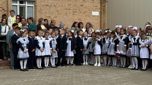 В школе №4 Менделеевска прозвенел первый звонок для 25 первоклассников