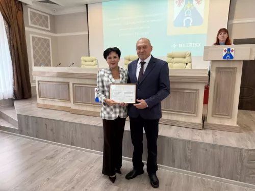 Лауреатам Электронной доски почёта в Менделеевске вручили свидетельства