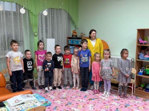 Герой России Расим Баксиков посетил приют «Камские зори» в Менделеевске