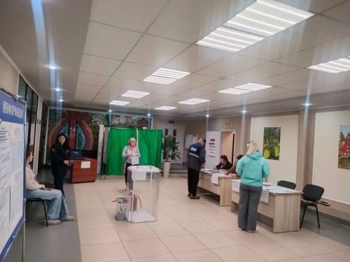 В селе Татарские Челны голосование открыл отец бойца СВО