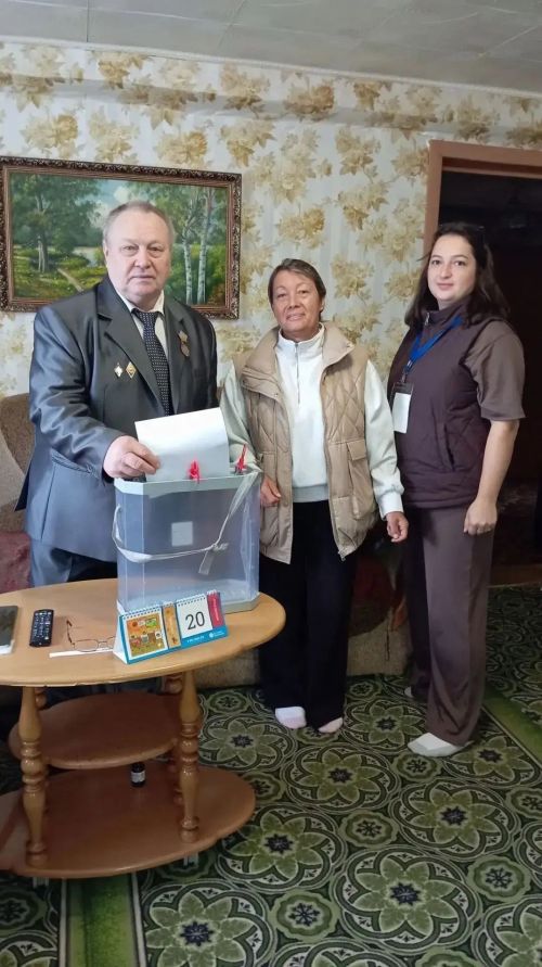 В Менделеевском районе идет голосование на дому