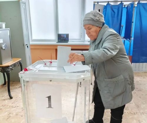 91-летняя Марзия Минеханова проголосовала на выборах в Менделеевске