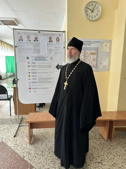 Представители духовенства проголосовали на выборах в Менделеевске