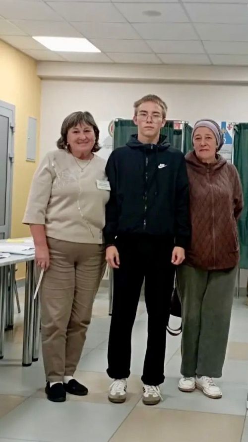 Арслан Ахметов впервые проголосовал на выборах в Менделеевске