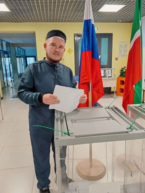 Представители духовенства проголосовали на выборах в Менделеевске