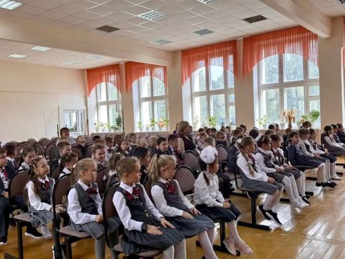 Для первоклассников школы №1 Менделеевска провели беседу по ПДД