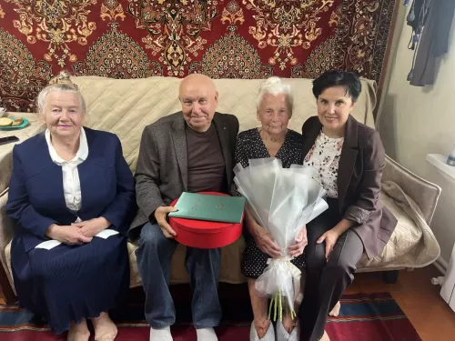 Жительница Менделеевска Вера Модестова отметила 90-летие