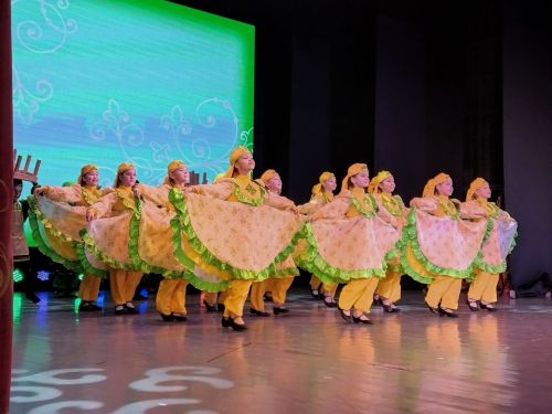 Мамам Менделеевска посвятили праздничный концерт