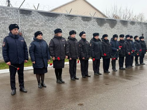 В Менделеевске прошёл День памяти погибших сотрудников МВД