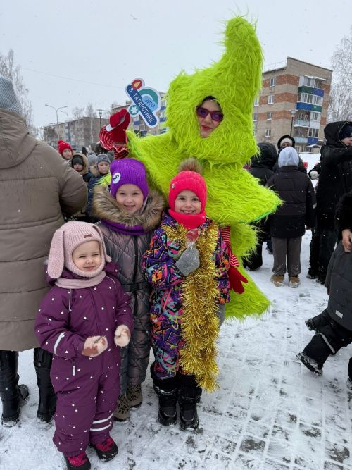 Гастрофестиваль «По‑Менделеевски‑2» собрал жителей города в сквере «Атмосферы»