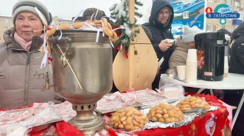 Гастрофестиваль «По‑Менделеевски‑2» собрал жителей города в сквере «Атмосферы»