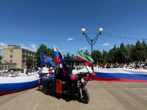 Парад дружбы народов в Менделеевске