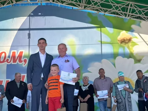 Парад дружбы народов в Менделеевске