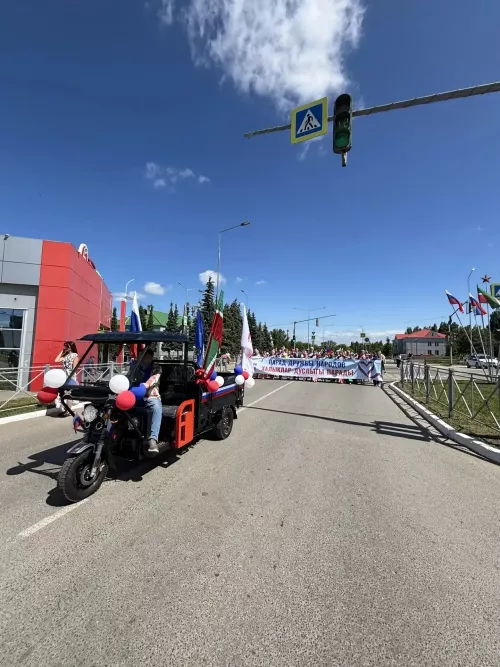 Парад дружбы народов в Менделеевске