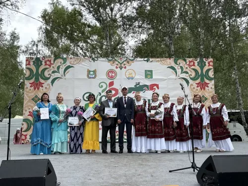 Команда Менделеевска организовала праздничную площадку на Сабантуе в Курганской области
