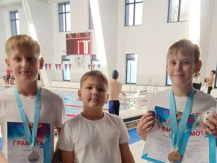 Пловцы из Менделеевска завоевали медали на турнире «Золотая осень»