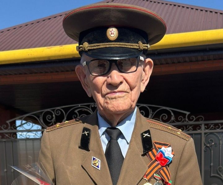 Ветеран ВОВ Зайнак Аглиев из Менделеевска принял поздравления с 99-летием