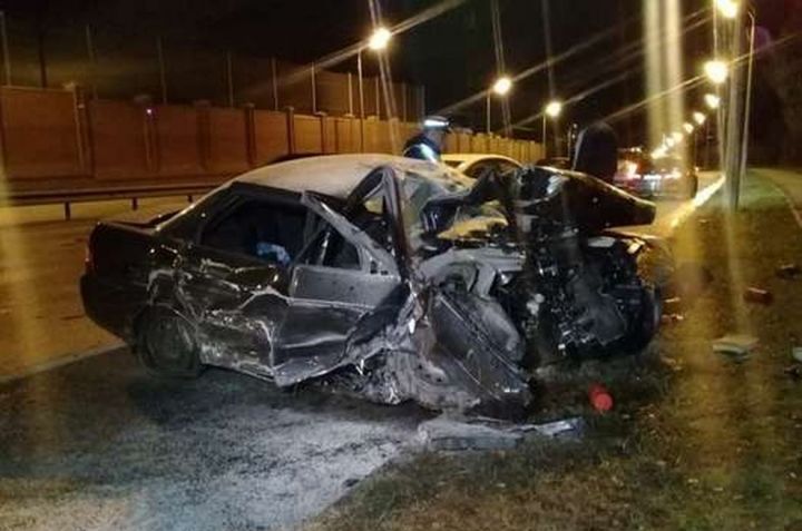 В Татарстане водителя выбросило из салона авто после лобового столкновения