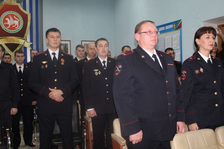 Алексей Песошин поздравил сотрудников МВД по РТ с профессиональным праздником