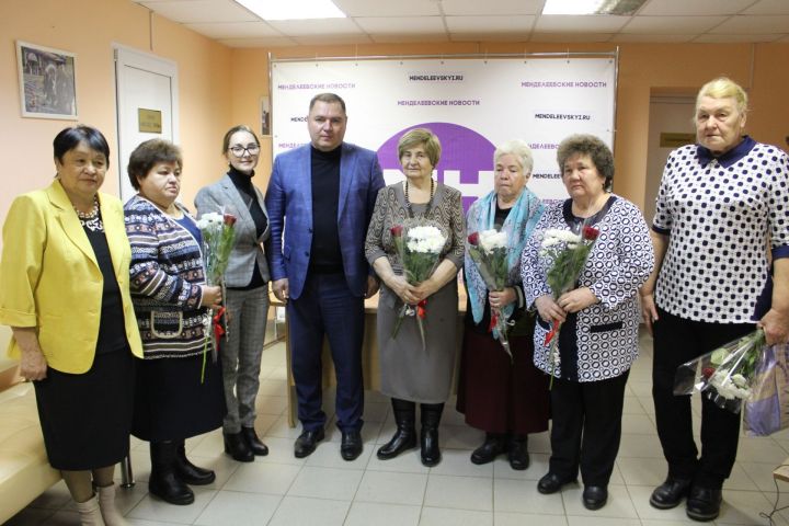 Глава района В. Чершинцев поздравил матерей, чьи сыновья погибли при исполнении служебного долга