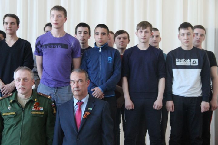 В Татарстане откроется горячая линия по правам призывников