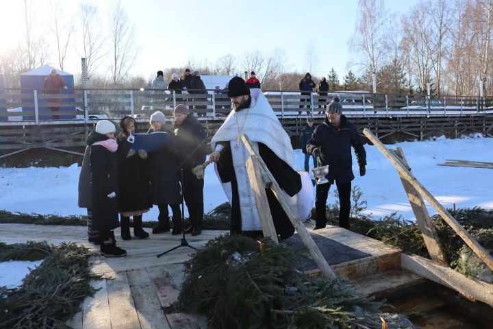 Православные менделеевцы отметили Крещение Господне погружением в купели