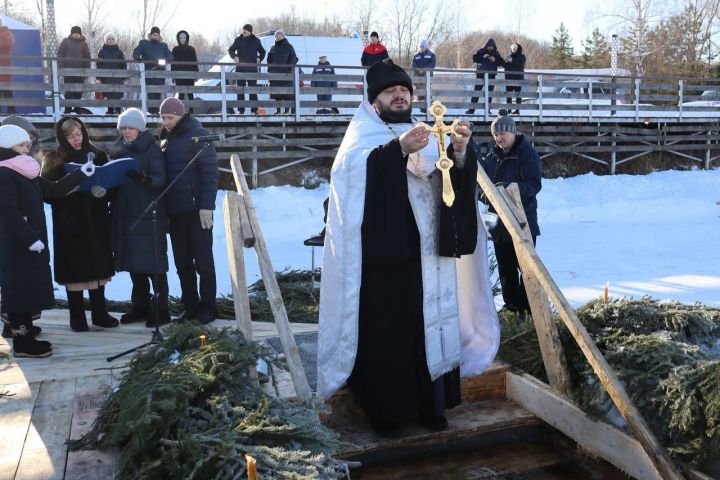 Православные менделеевцы отметили Крещение Господне погружением в купели