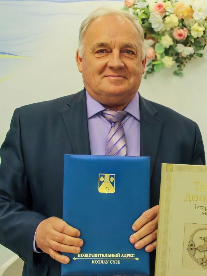 Александр Степанов: «1 нче мәктәпнең һәрвакыт беренче булуын телим»