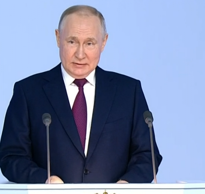 Путин предложил ввести двухнедельный отпуск раз в полгода для участников СВО